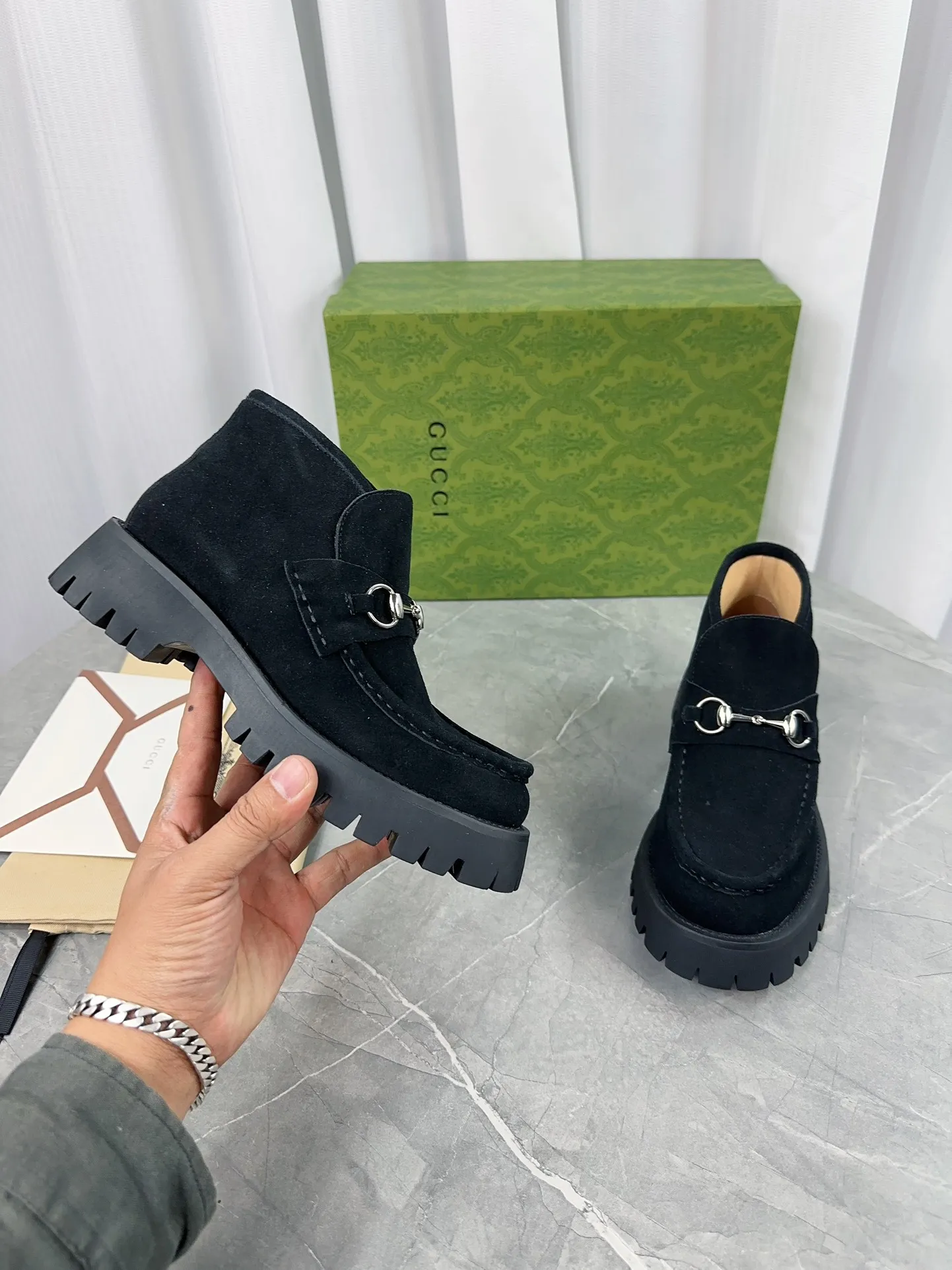 Men's shoes 💰620💰 New model from Gucci, double GG groove thick-soled loafers. The original version is made 1:1. Super beautiful quality, classic model at the counter. ❶Upper: original open-edge beaded cowhide ❷Inner lining: water-dyed cowhide ❸Feet: water-dyed cowhide ❹Outsole: ultra-light original sole ❺thick sole heightening: 3.5cn ❻Packing: original packaging ❼Number: 35-42 (41 41 customized, non-refundable) Men's model: 38-46 (45, 46 customized, non-refundable)